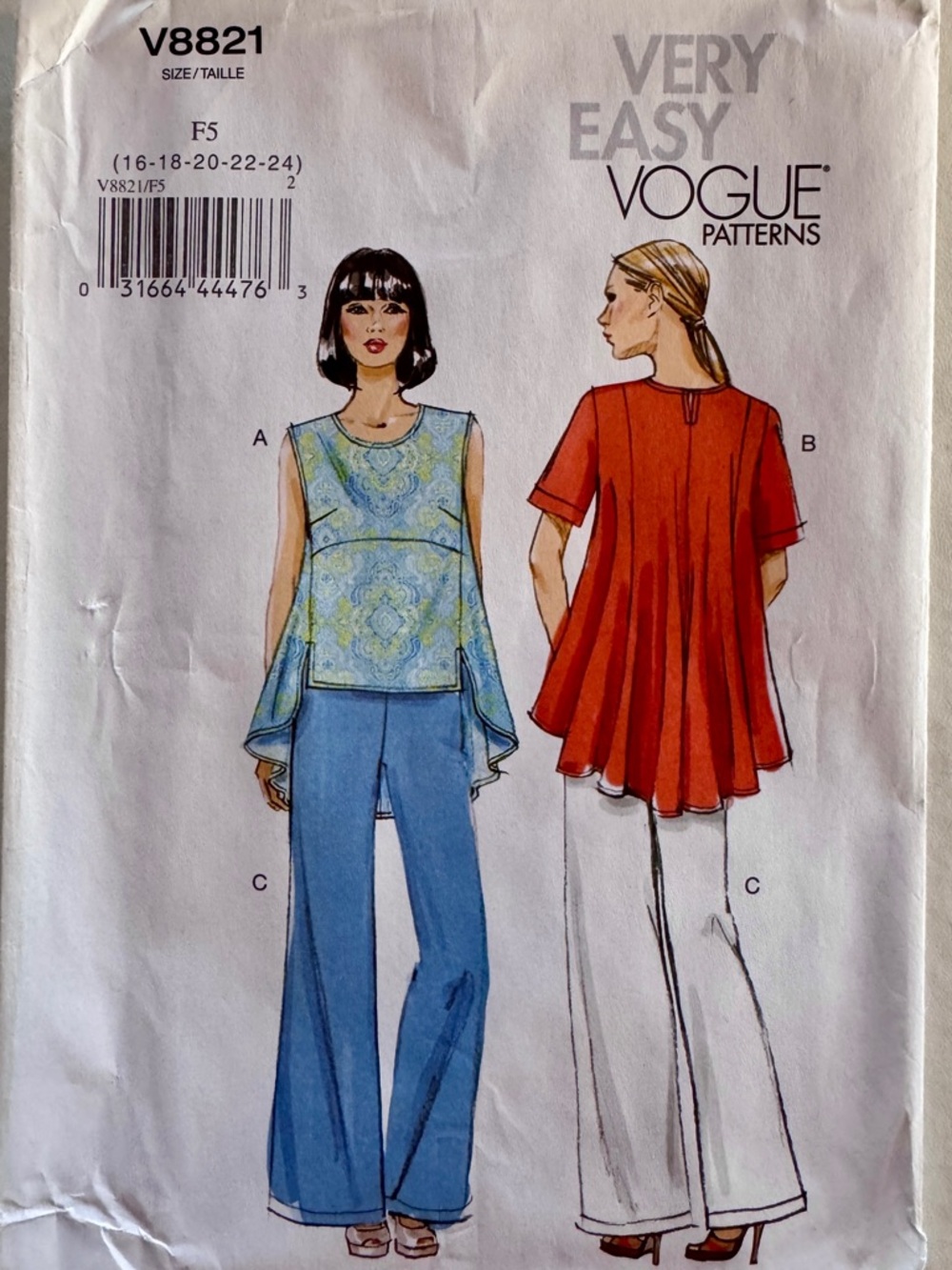 Very Easy Vogue V8821 Uncut Sewing Pattern - Tunic & Pants (16-18-20-22-24)